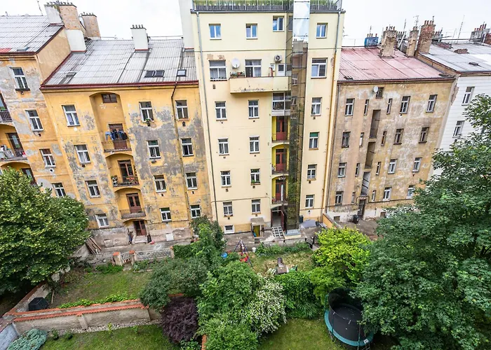 Jaromirova 9