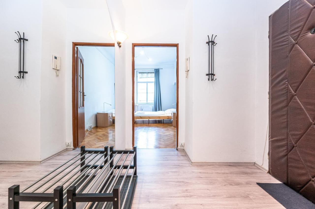 Apartment Jaromirova 9 Prag